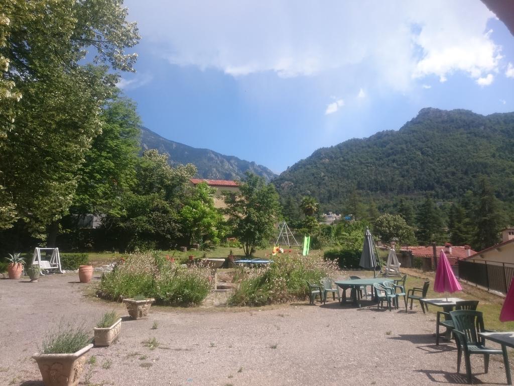 Hotel Le Mas Fleuri Vernet-les-Bains Exterior photo