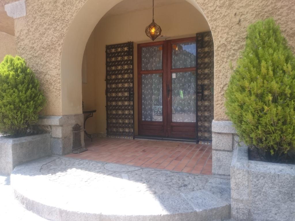 Hotel Le Mas Fleuri Vernet-les-Bains Exterior photo