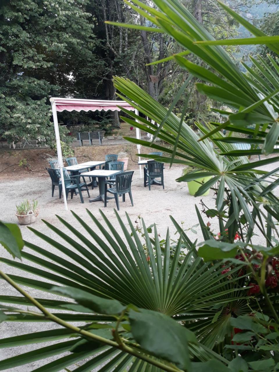 Hotel Le Mas Fleuri Vernet-les-Bains Exterior photo